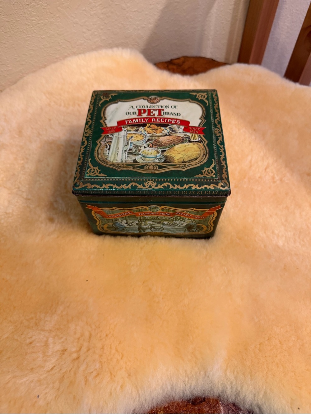 Pet Brand Milk metal recipe box - Vintage - 1977